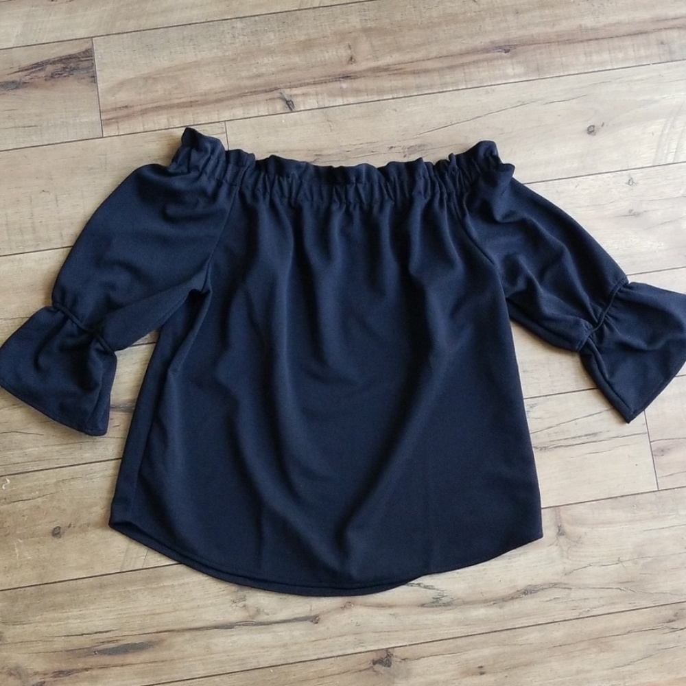 Off Shoulder Blouse w/ 3/4 Ruffled Sleeves